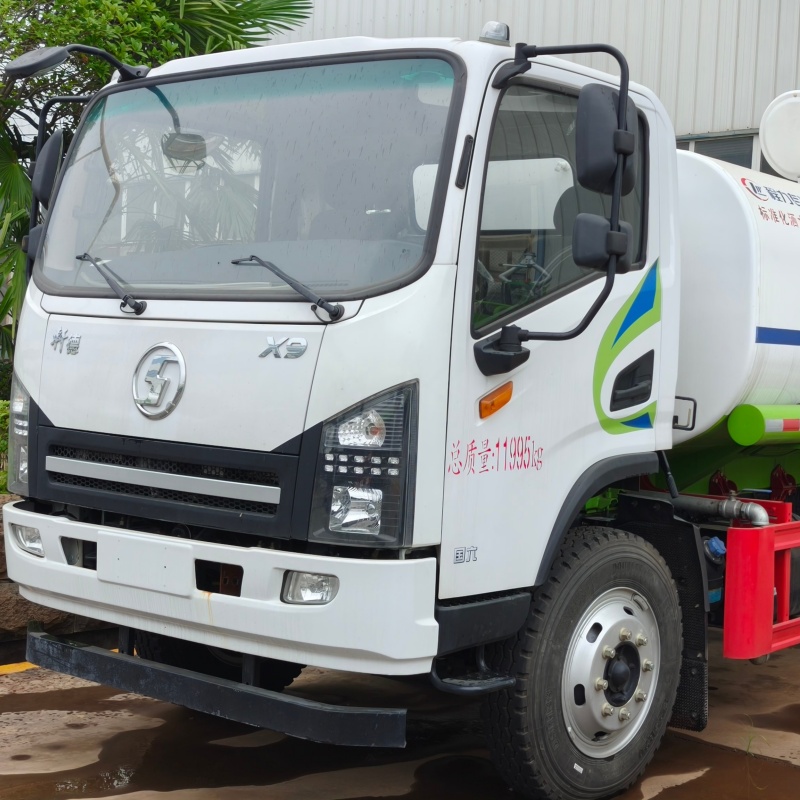  马路洒水车 供货及时 喷雾降尘车 侧喷可浇灌花坛