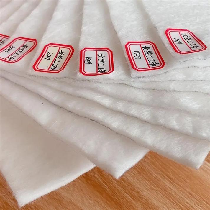 彦华 江河堤坝 聚酯土工布 挡土墙回填土中排水系统的滤层 渗透性好