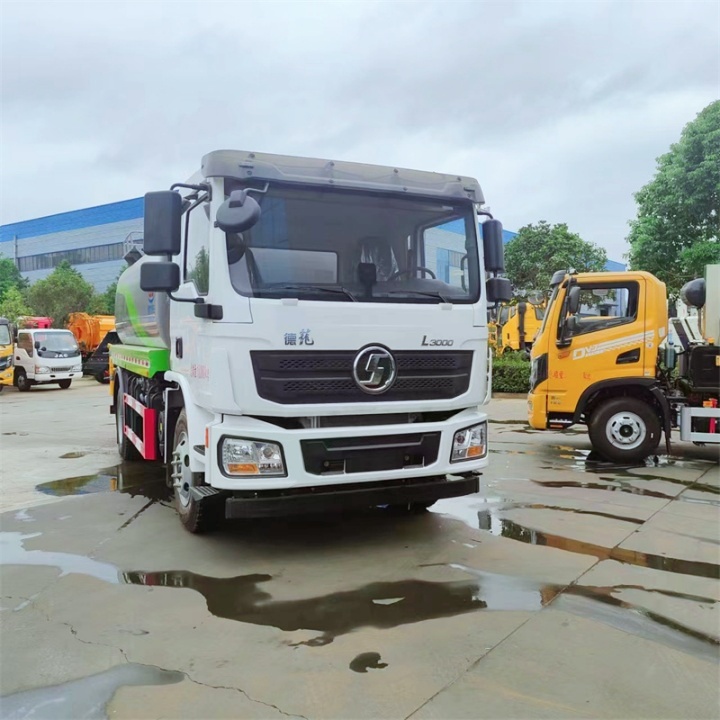 东风多利卡 清洗喷洒车 C证驾驶 路面洒水车 侧喷可浇灌花坛