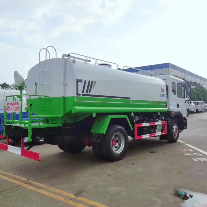 东风途逸 喷洒车 供货及时 马路洒水车 可以浇灌路边花木