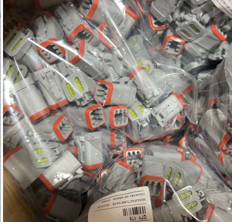 Amphenol/安费诺连接器HVC2P80MV318全新原装联系客服详询