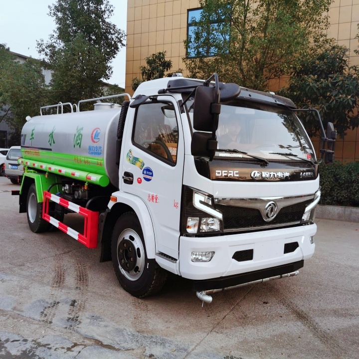 东风多利卡 清洗车 国六排放标准 马路洒水车 侧喷绿植浇灌