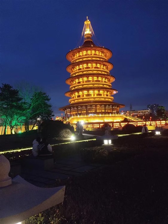 楼宇亮化工程数码管 商业楼体七彩动态灯光千百照