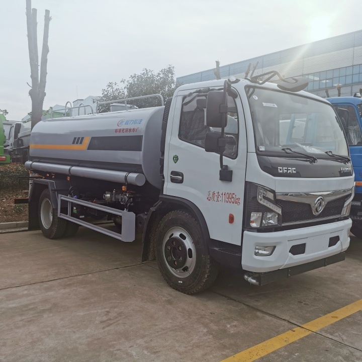 东风途逸 清洗车 国六排放标准 马路洒水车 整体式框架结构