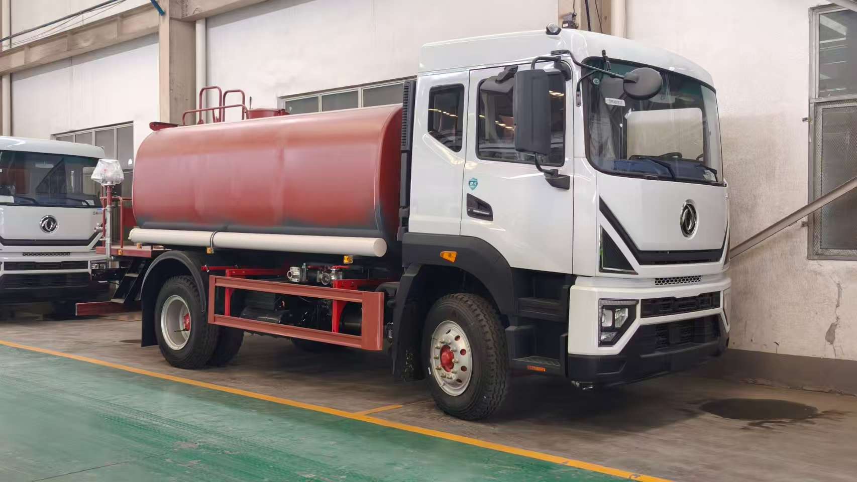 豪沃 清洗车 消防洒水车 国六排放标准 可以浇灌路边花木