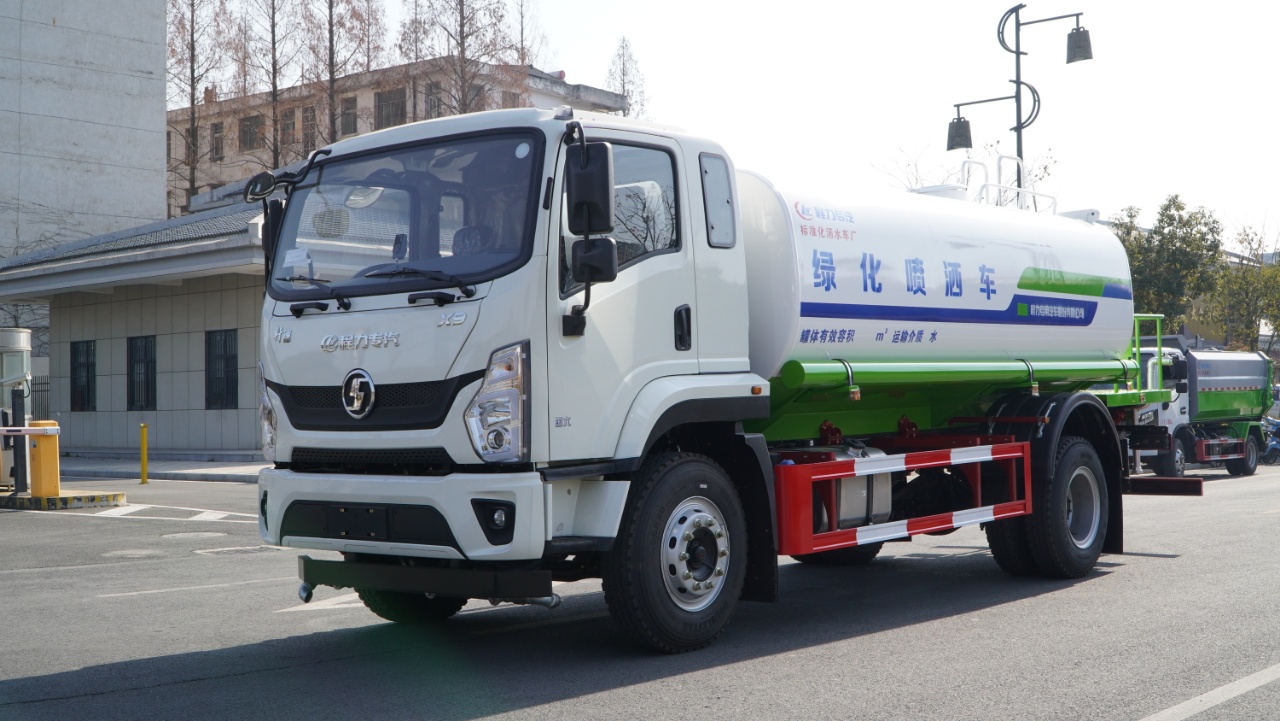 解放 清洗车 环卫洒水车 供货及时 可以浇灌路边花木