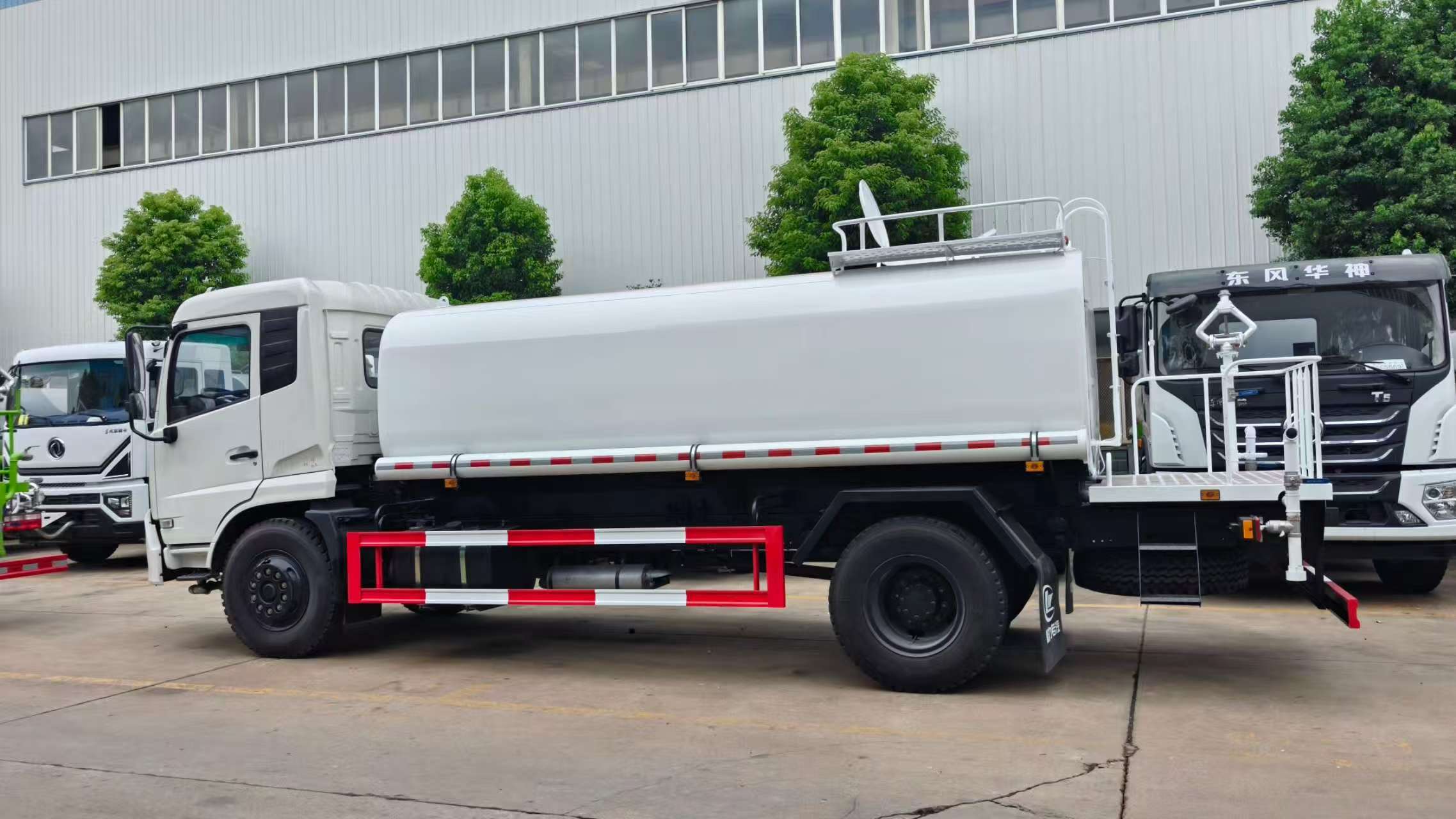 东风福瑞卡 喷洒车 路面洒水车 C证驾驶 可选装高位花洒
