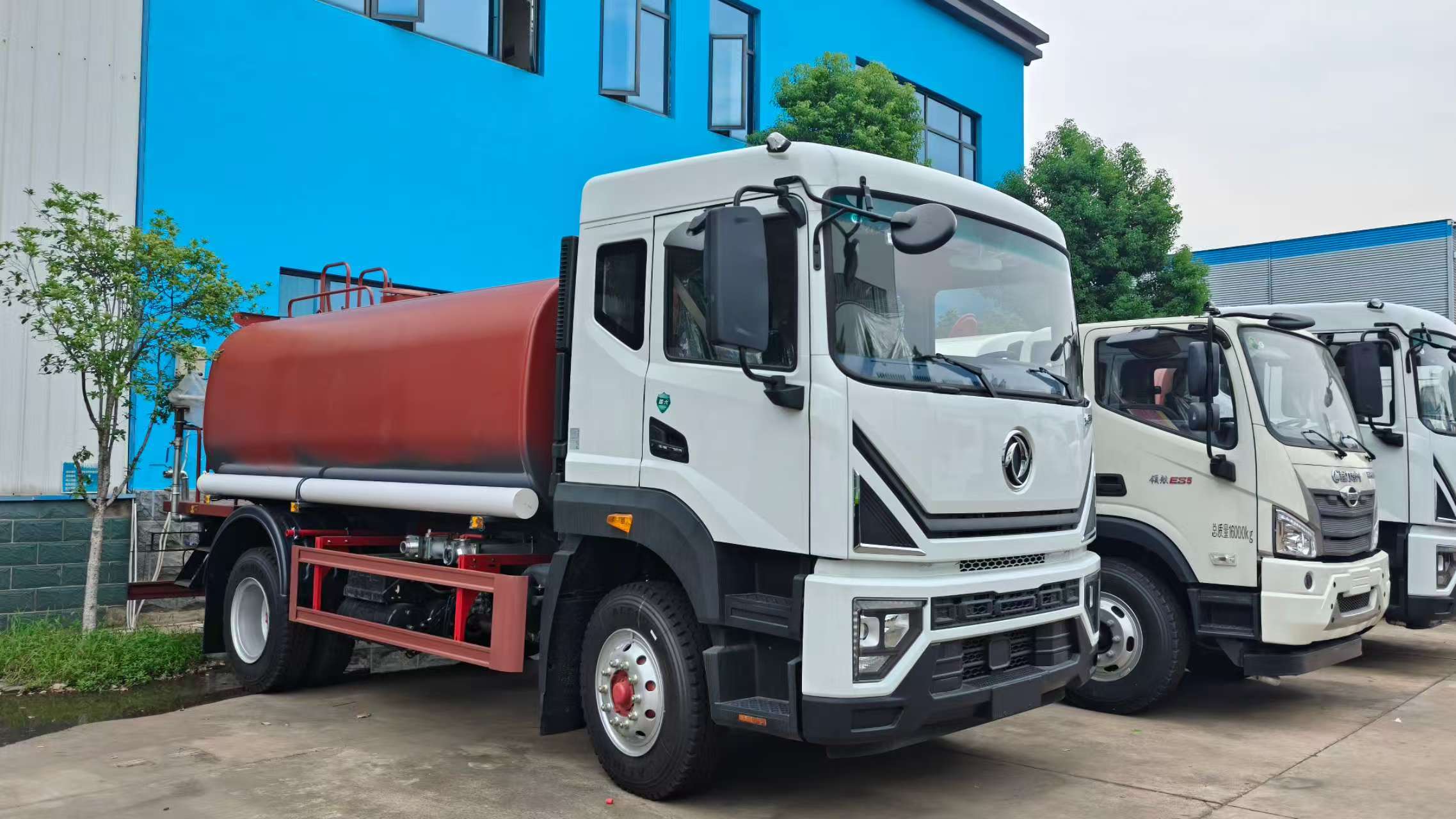 豪沃 清洗车 工程洒水车 C证驾驶 侧喷可浇灌花坛