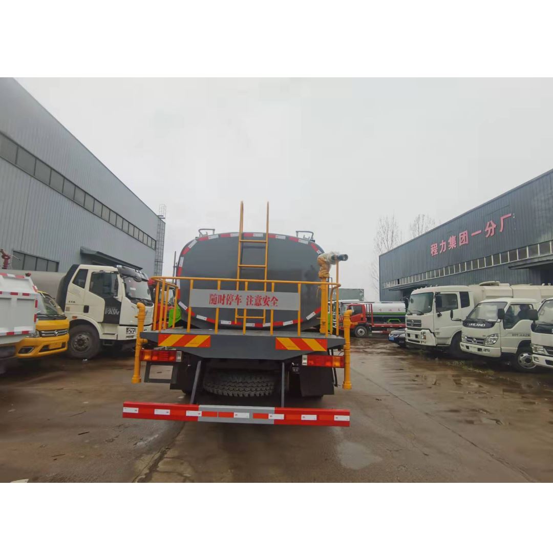 国六东风多利卡D9 14方洒水车 城市绿化 工地降尘