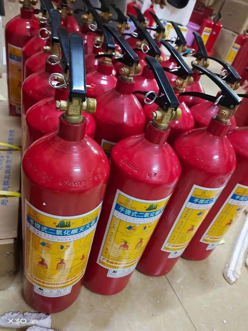 报废灭火器回收咨询 物业中心 干粉4kg灭火器材收购 消防