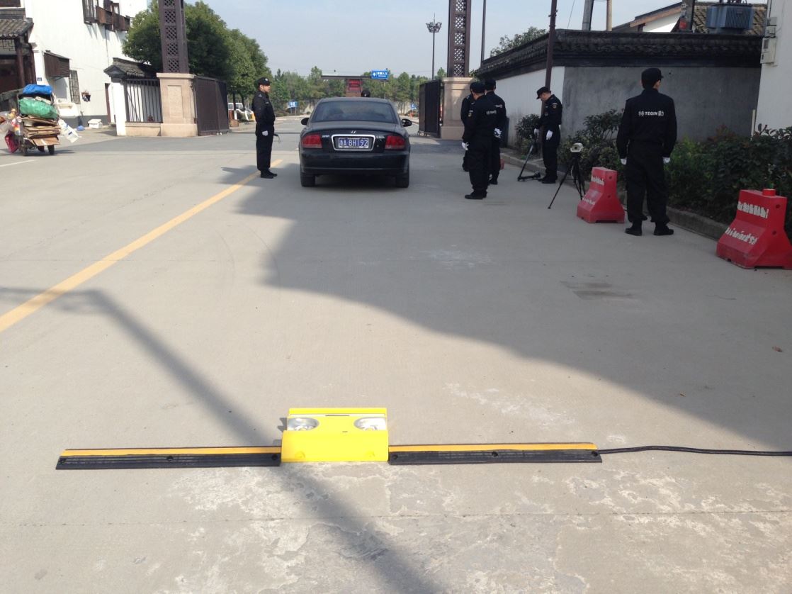 中安高科智能化识别与报警强大的视角覆盖充电桩停车场车底检查