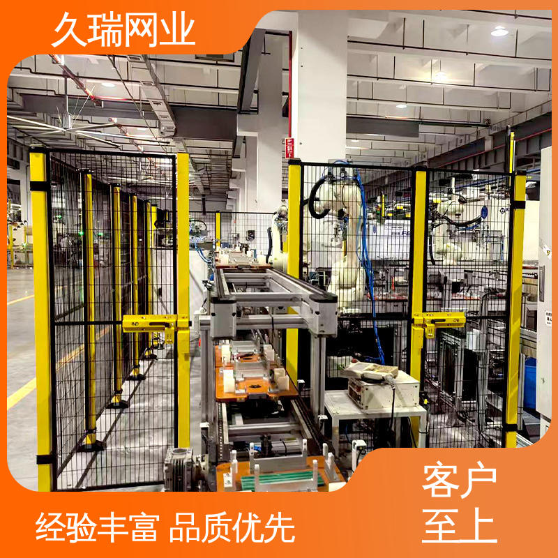 密孔无缝 网面平整光滑 安全围栏 适用于公路 久瑞网业