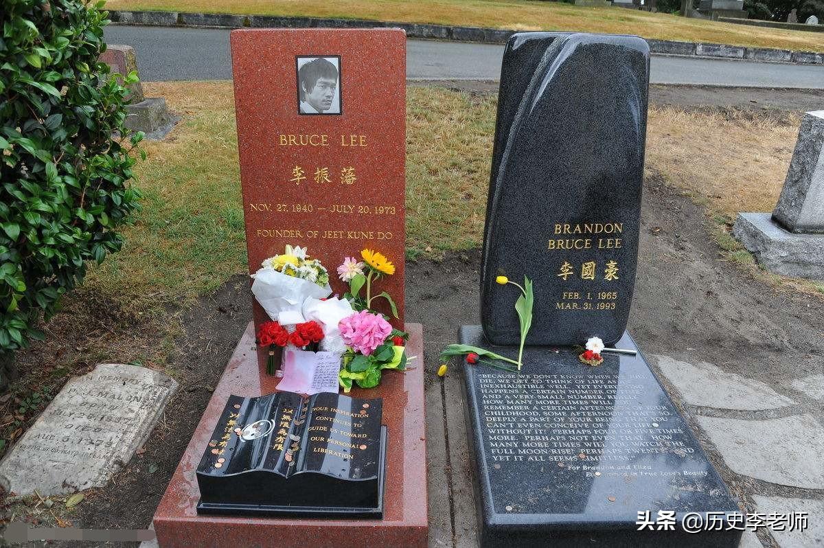老照片回顾李小龙的一生：师父叶问断言他短命，徒弟为他守墓至今