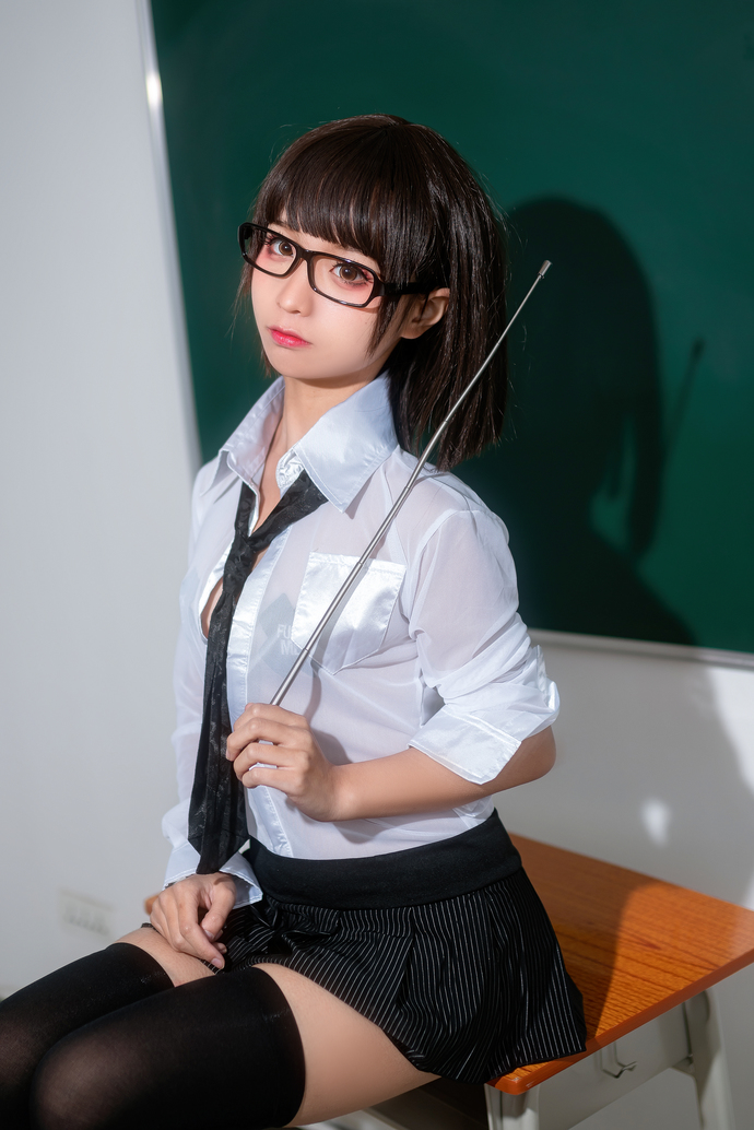 蠢沫沫 喵纪元 教师 cos作品 (3).jpg
