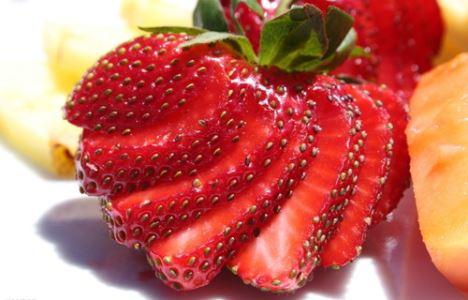 梦见摘草莓(孕妇梦见草莓是什么意思？)