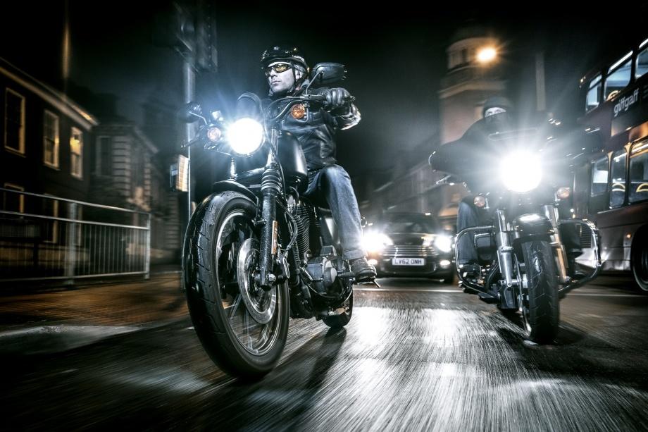 一组动感炫酷的哈雷摩托车照片，完美诠释了速度与激情，超震撼