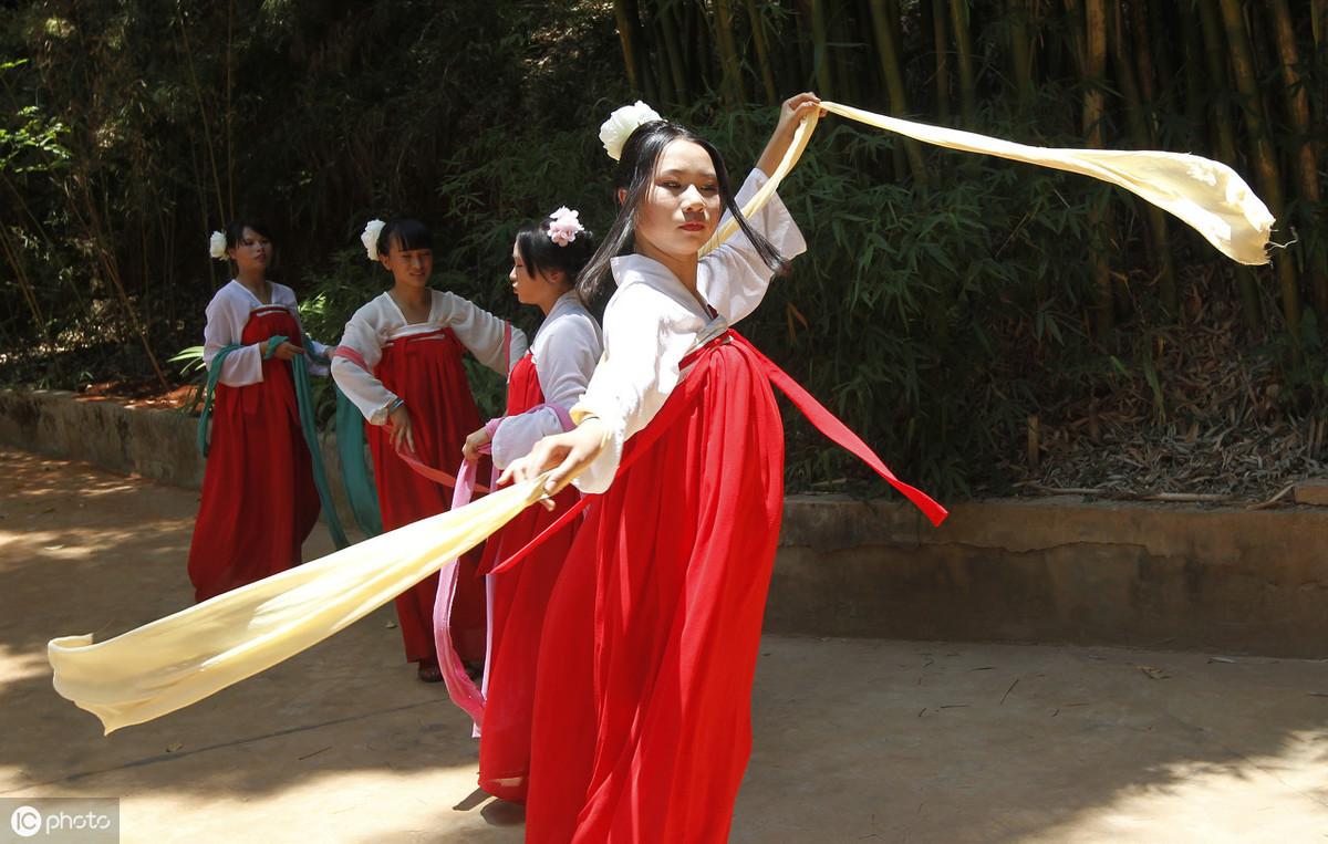 美国神婆今日运势(5月起，福气来，好运佳，天蝎将事业似锦，姻缘美满，生活顺意)