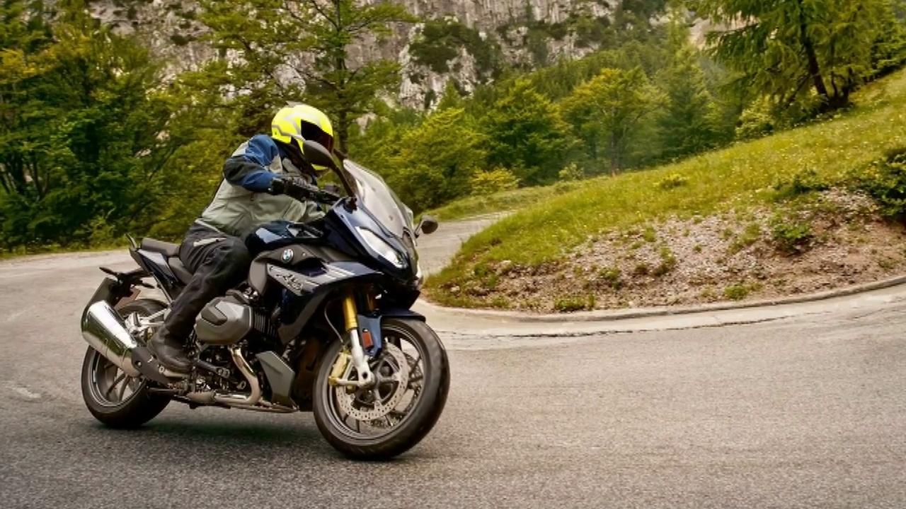 座高仅760mm的宝马公升级旅行车！2019 BMW R 1250 RS 详细参数