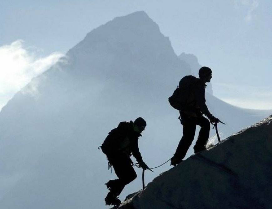 梦见爬山艰难(《周公解梦》：梦见自己在登山)