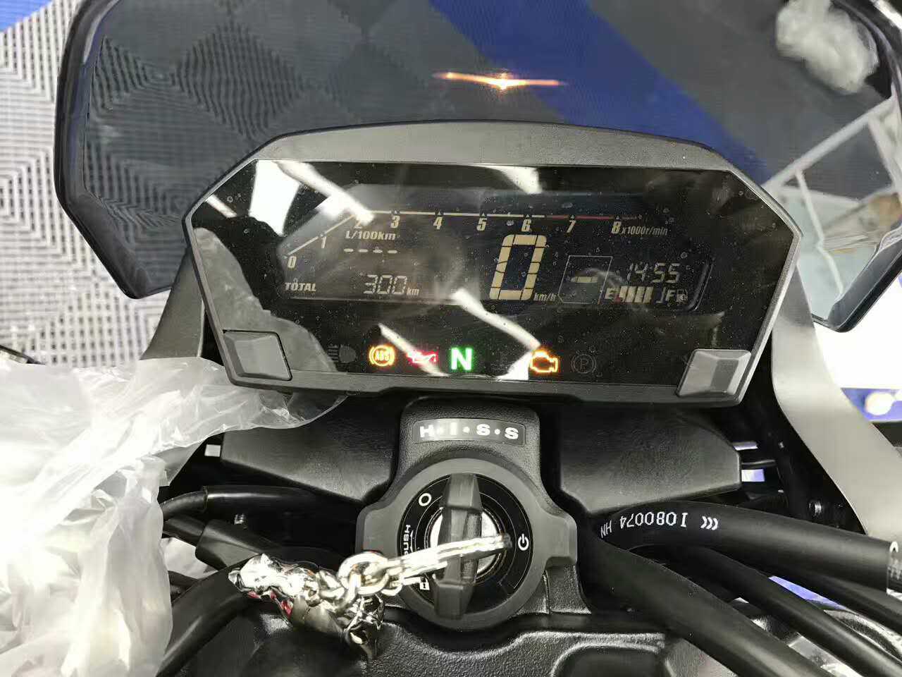 任性！本田摩托750S 贴了隐形车衣 各位老司机怎么看？