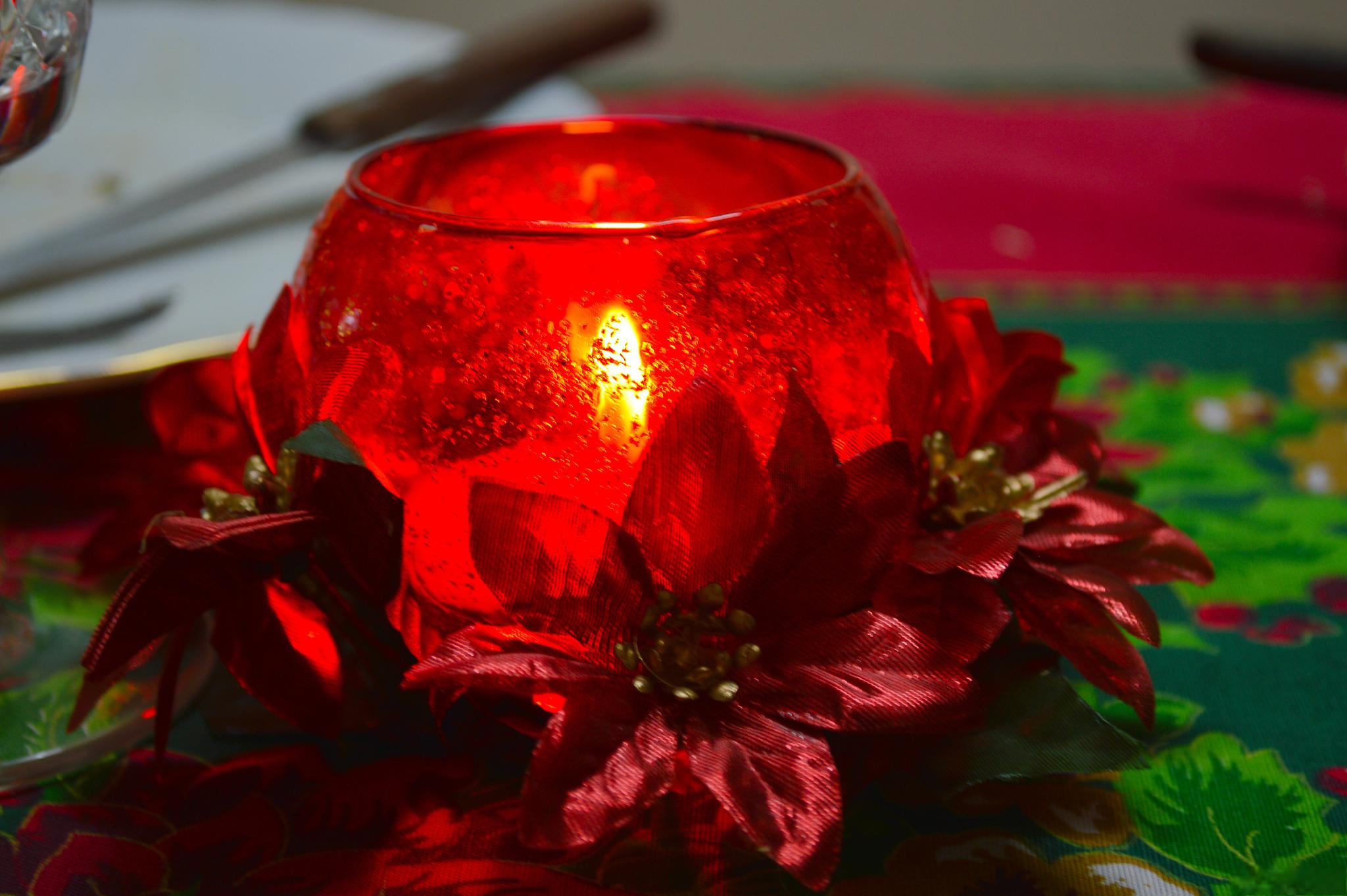 水晶花烛的魅力与应用 水晶花烛,又称水晶烛台,是一种将蜡烛与晶莹