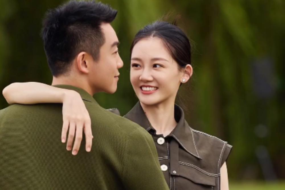 郑恺老婆生三胎女儿 郑恺老婆苗苗被曝生下三胎女儿,身形臃肿,三年抱