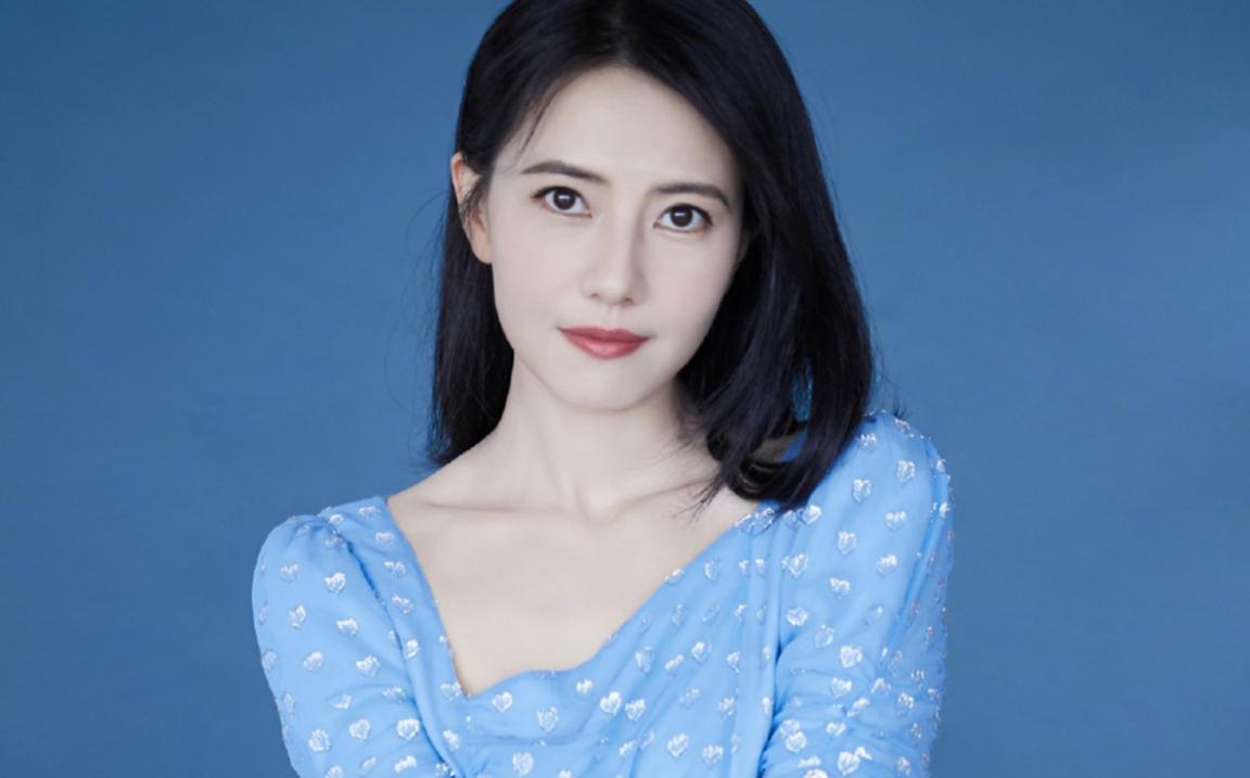 高圆圆的幸福之路 高圆圆是一位具有清纯气质的艺人,她的魅力不仅仅是