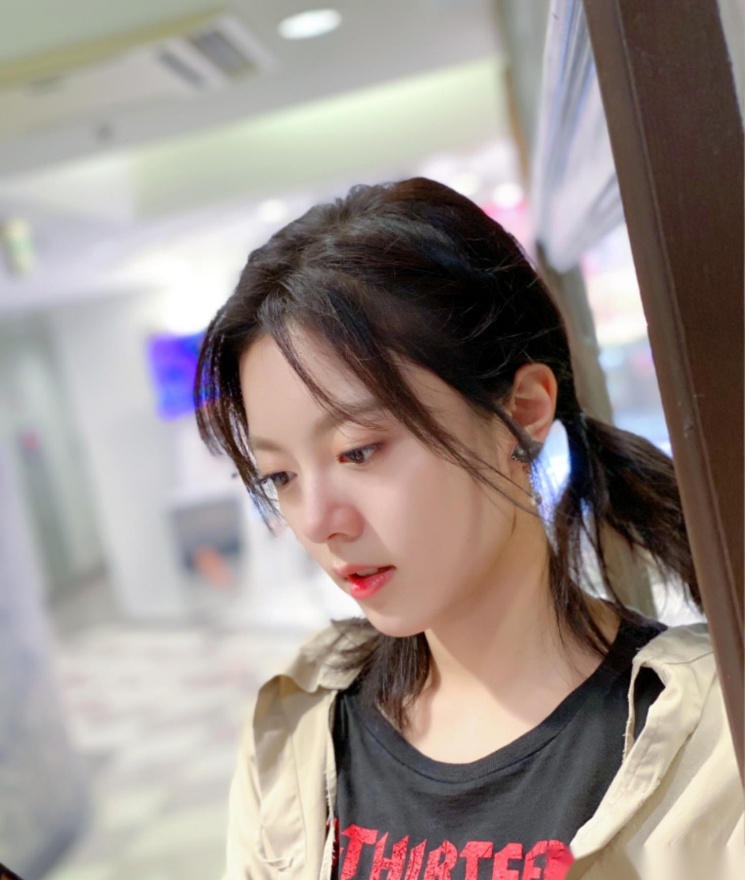 00后女星赵今麦:成熟靓丽 00后女星赵今麦以其出色的表演和美丽的外表