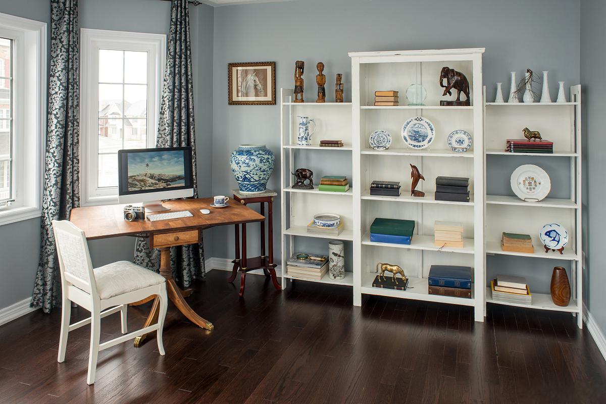 这款多功能书架是专为书房设计的,它结合了储物,展示和工作区域等功能