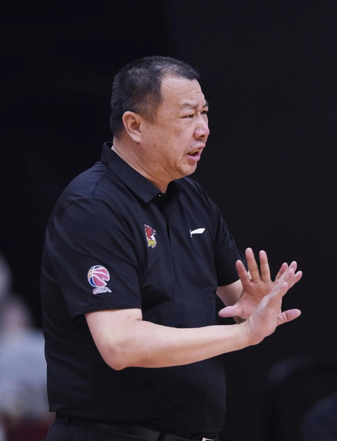 辽宁男篮教练组变动 杨鸣和吴乃群离开后,吴庆龙将入主辽宁男篮教练组