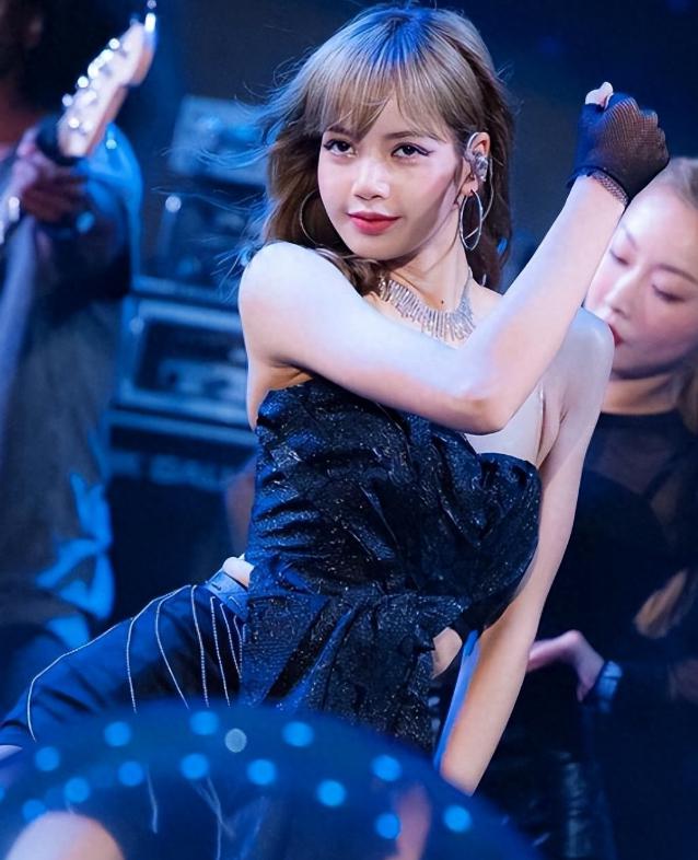 black pink成员lisa将挑战世界第一脱衣舞娘蒂塔万提斯的经典表演