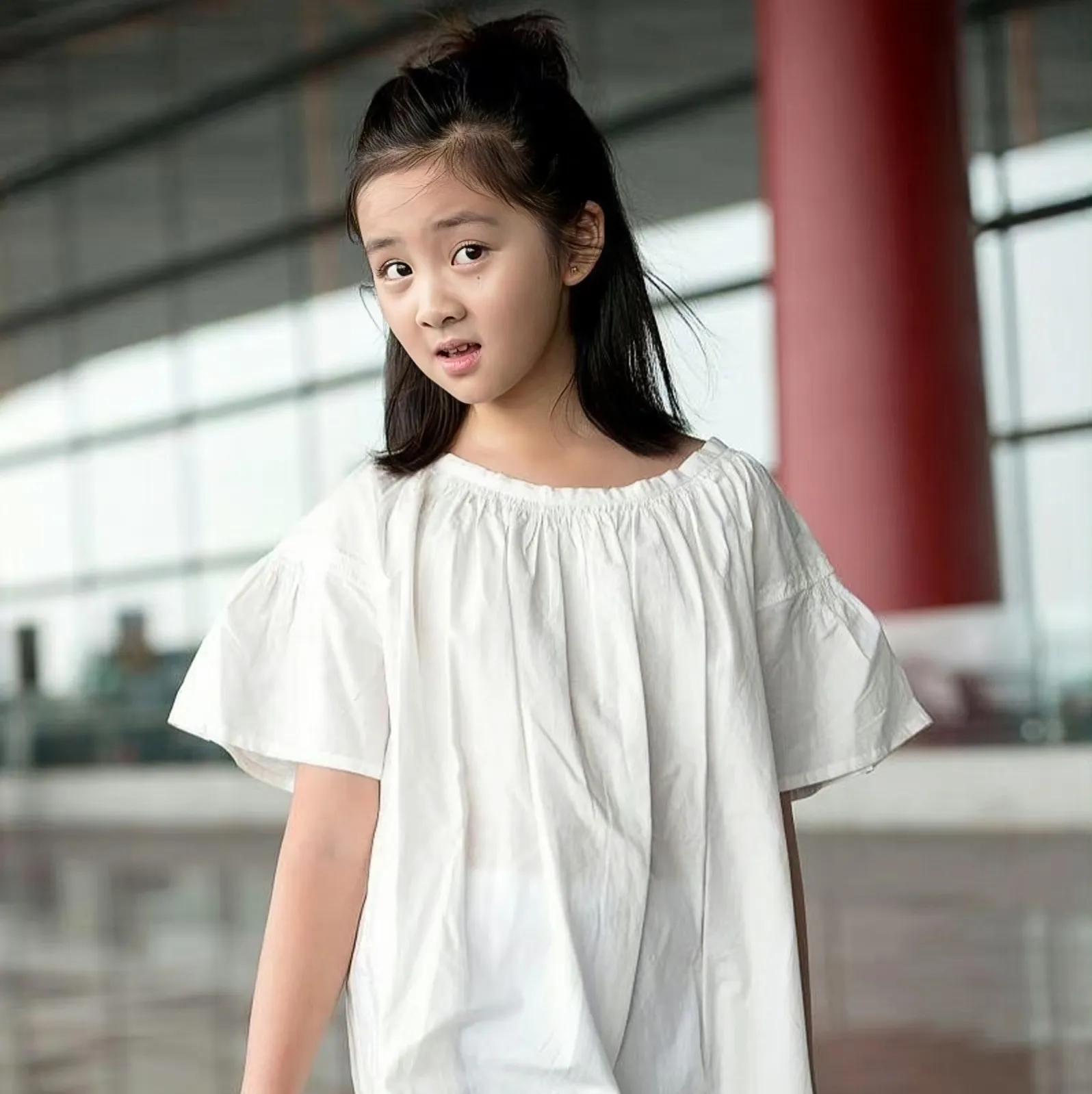 黄多多的成熟女人味 黄多多的成熟女人味引发了人们的讨论,她的早熟与