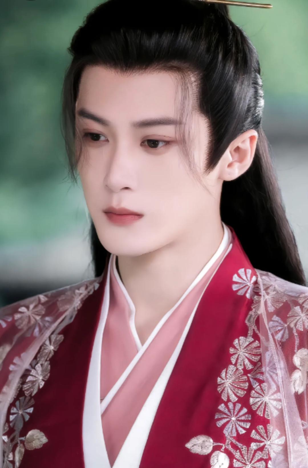 《长相思》:九命相柳终获美人归 电视剧《长相思》讲述了女主角玟小六