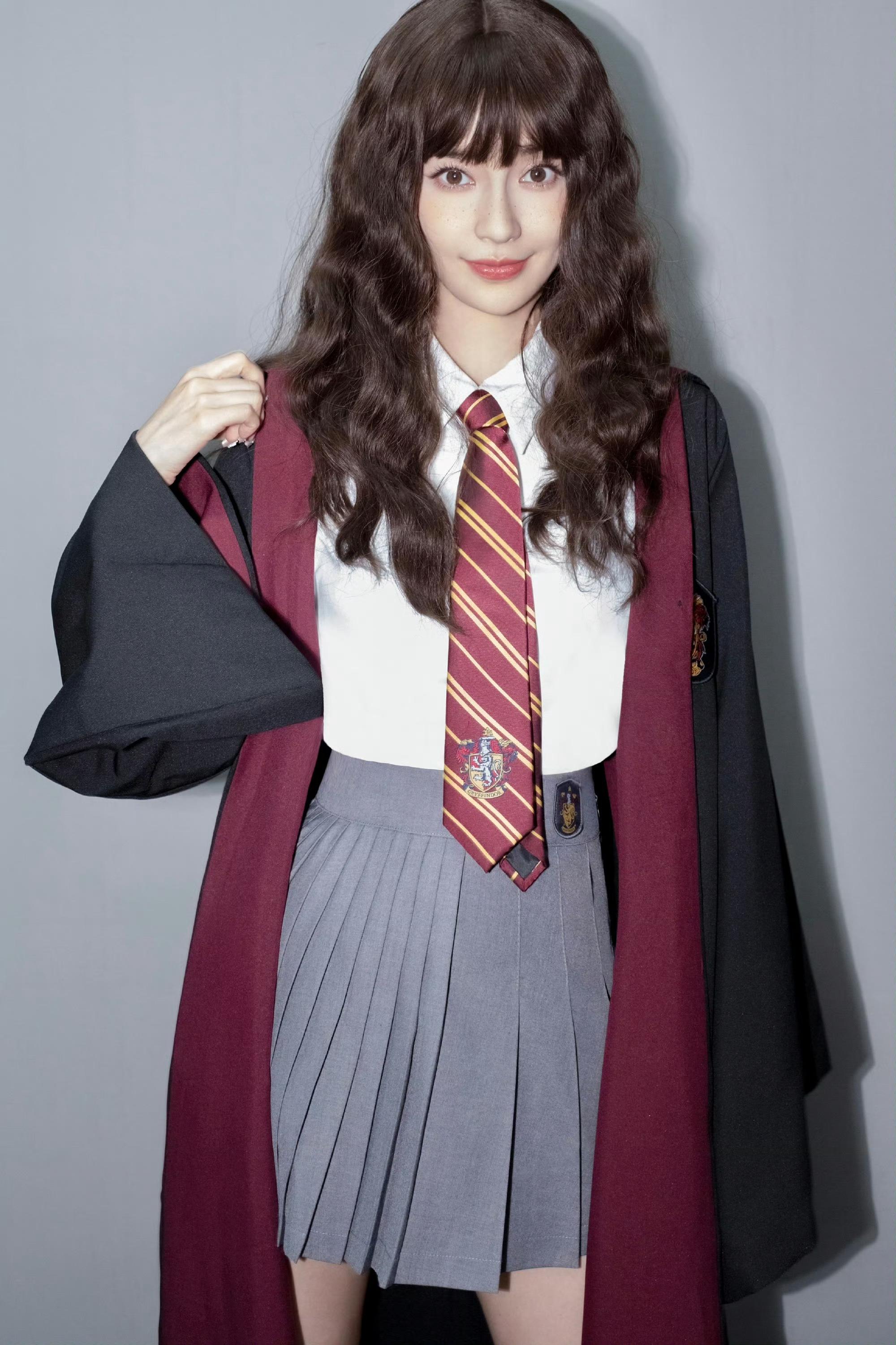 angelababy:多元魅力 angelababy近日cosplay《哈利波特》女主角赫敏
