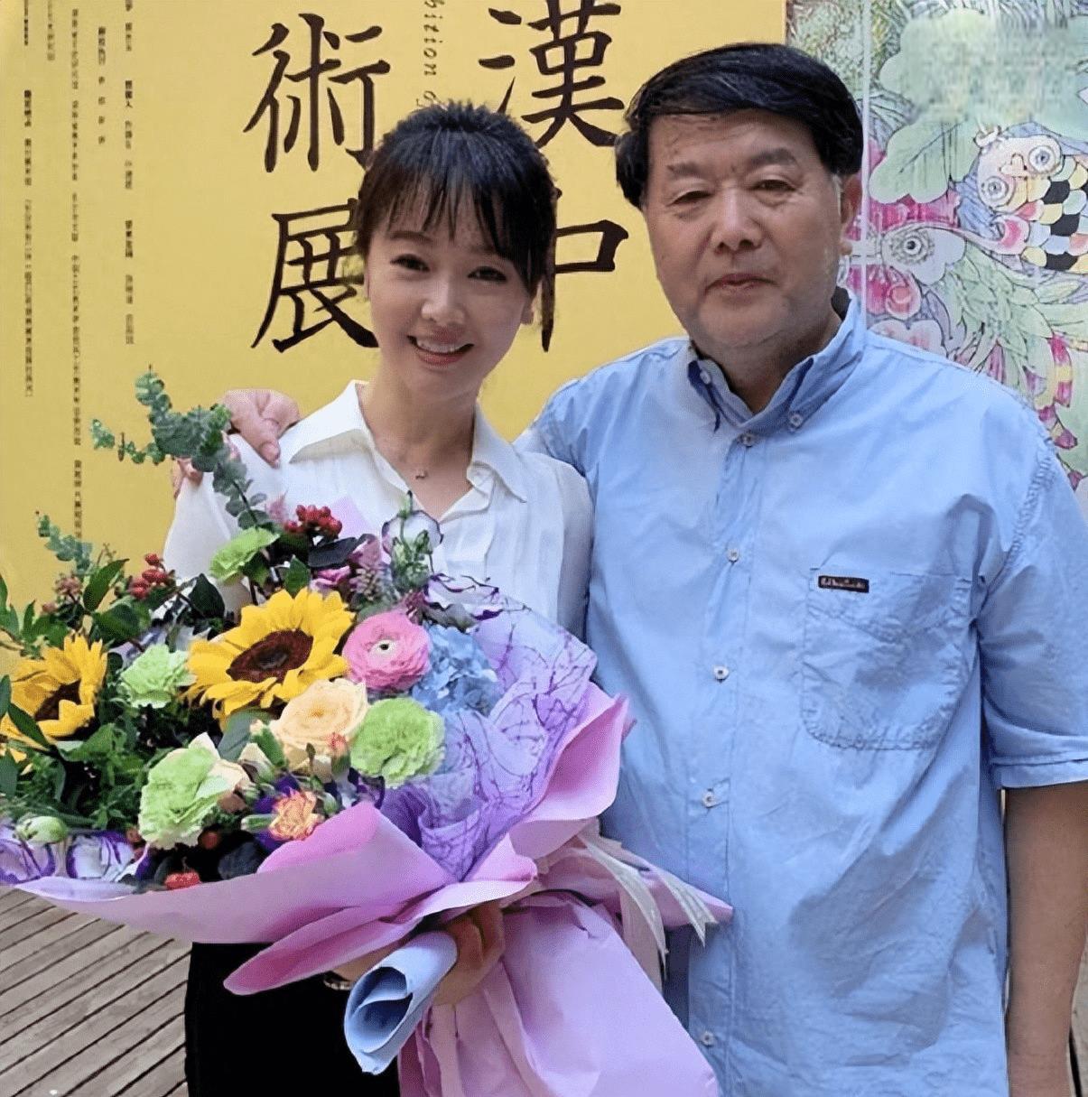 左小青:一个不同的存在 左小青是一个不同的存在,她用自己的实力证明