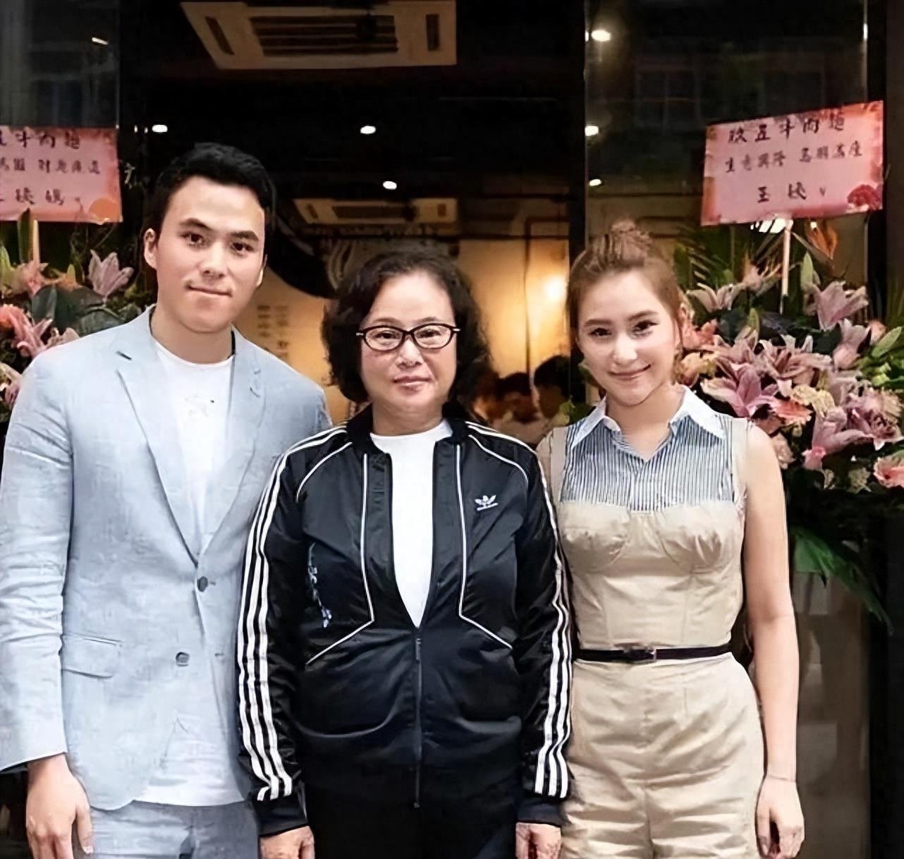 何超莲的资产有多少?