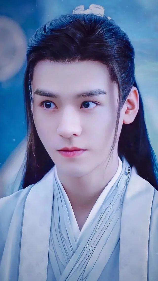 龚俊血泪跳崖名场面 《安乐传》中龚俊饰演的韩烨血泪跳崖的场面,描绘