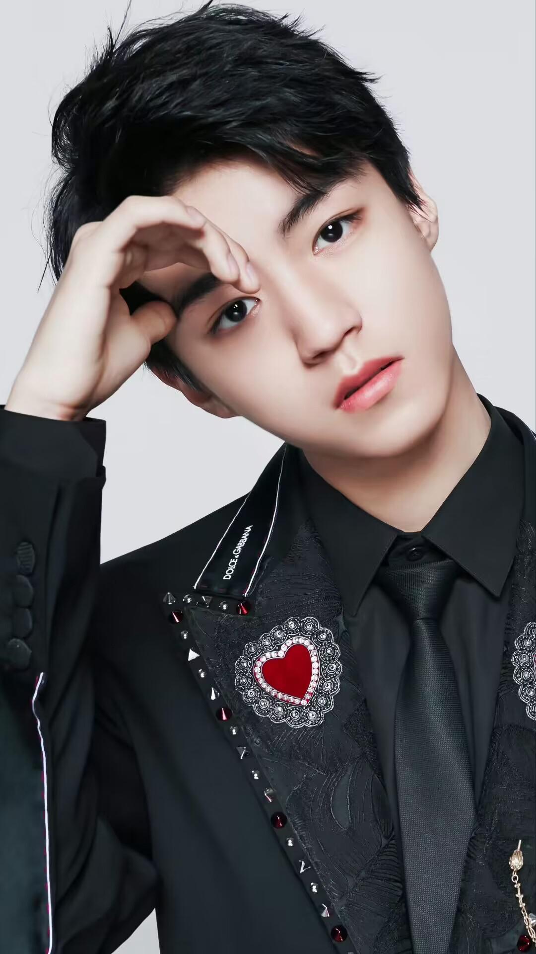 王俊凯解约,恢复自由身 王俊凯与时代峰峻解约,恢复自由身,粉丝欢呼