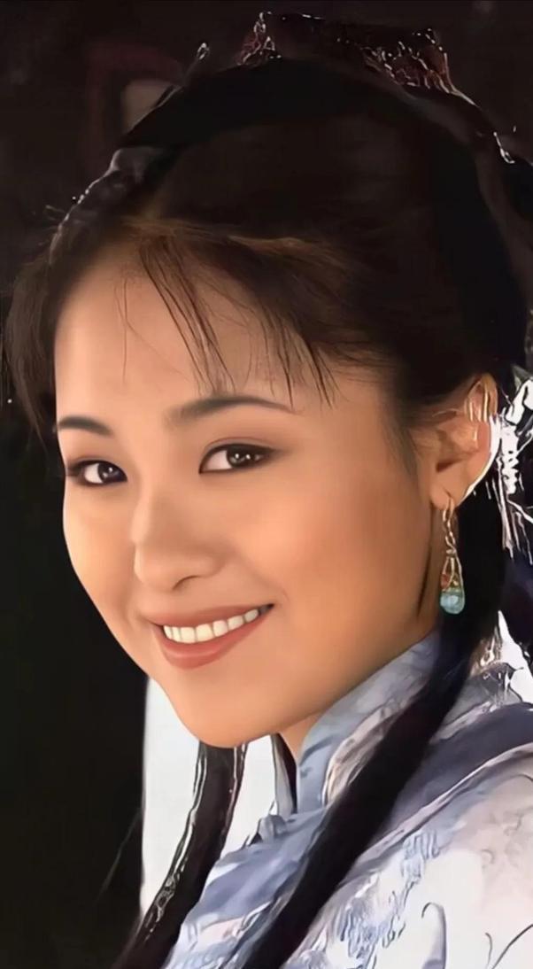赛西施扮演者沈傲君的魅力 沈傲君是影视界的女神,她不仅拥有迷人的