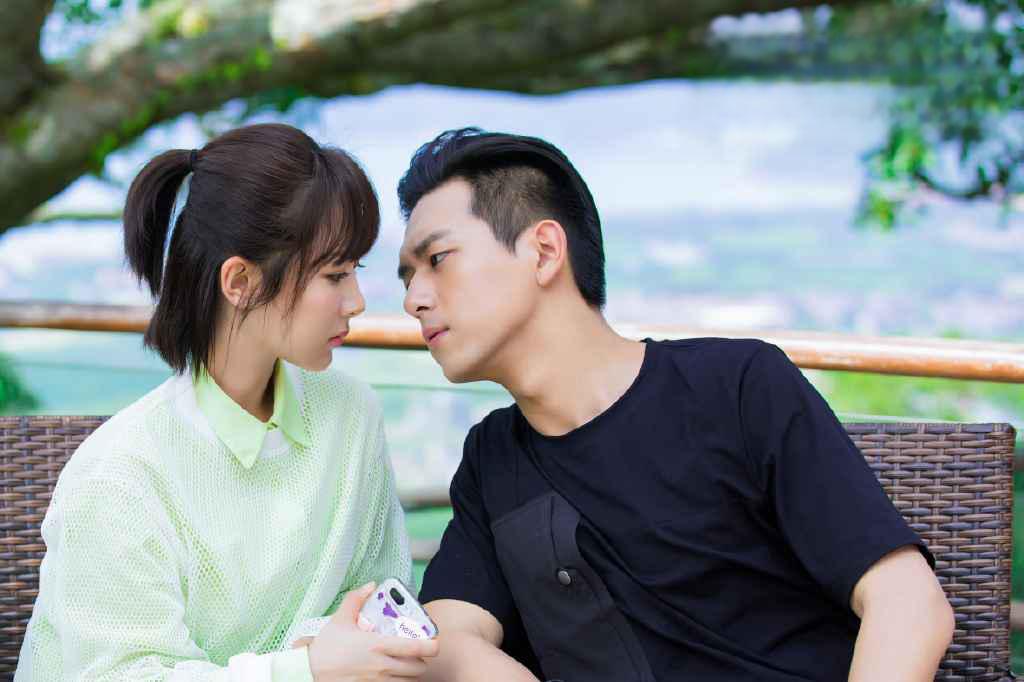 杨紫:国民闺女 杨紫是90后当红女星,因《欢乐颂》热度再增,成为央妈
