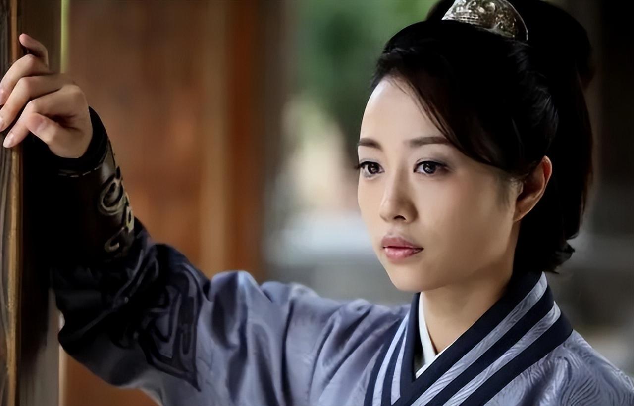 她,爱情事业双丰收 张龄心在新剧《她的城》中饰演的杜阳深得观众喜欢