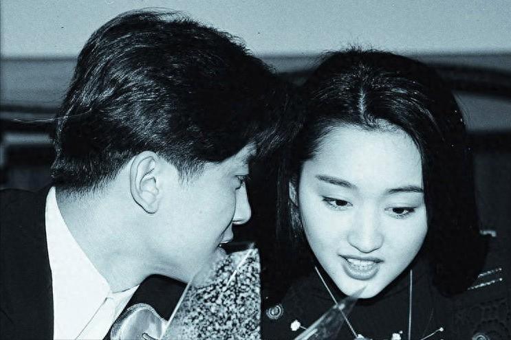 分手26年,两人境遇天差地别 杨钰莹与赖文峰的感情,从年轻时的相遇