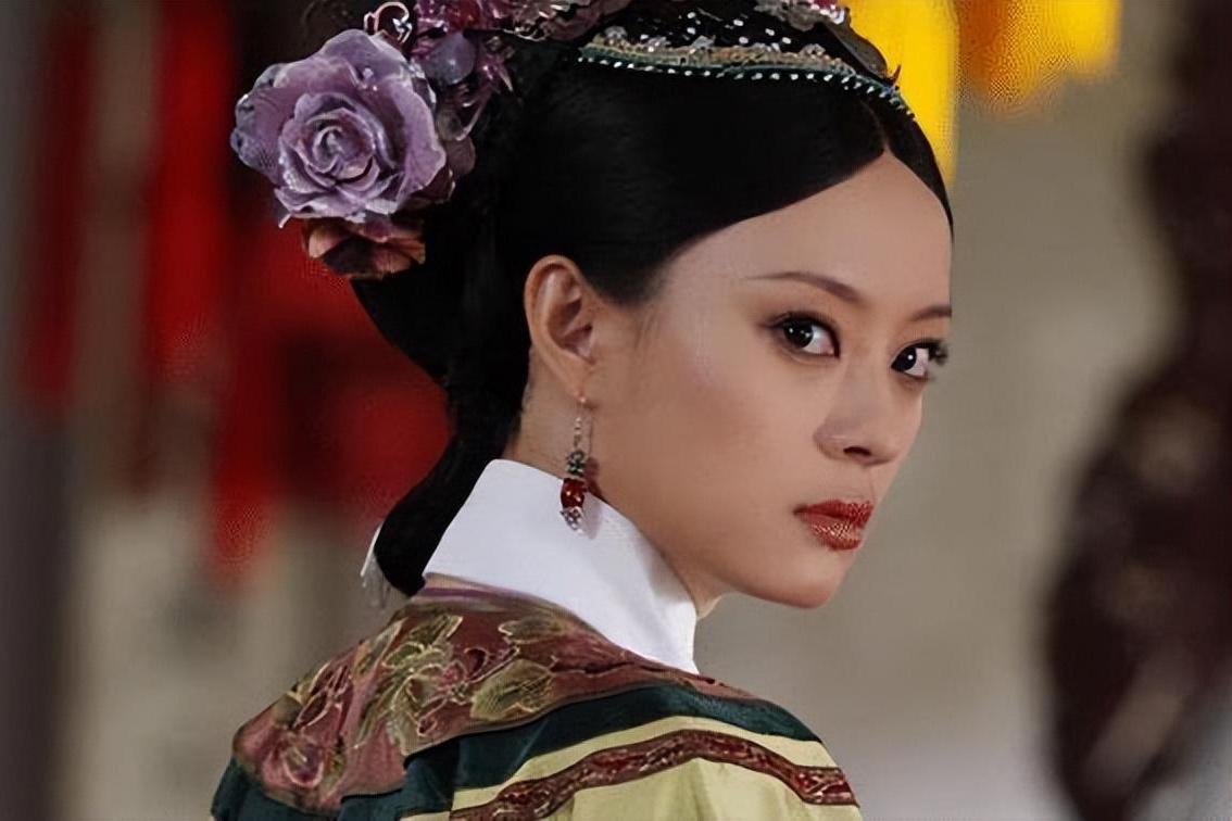 孙俪的红毯造型 孙俪的红毯造型总是备受争议,很多人说她一点也不时尚