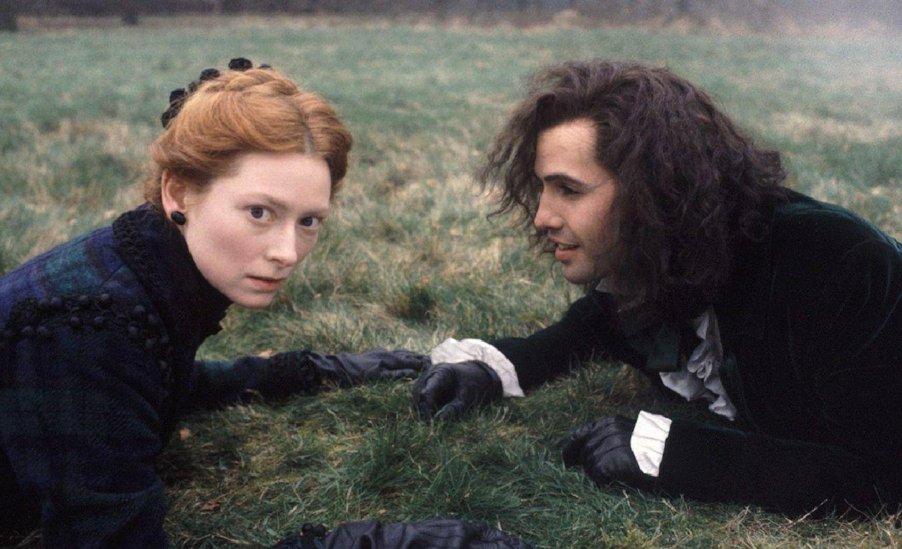 《奥兰多》:400年传奇经历 电影《奥兰多》讲述了一位在中世纪受到