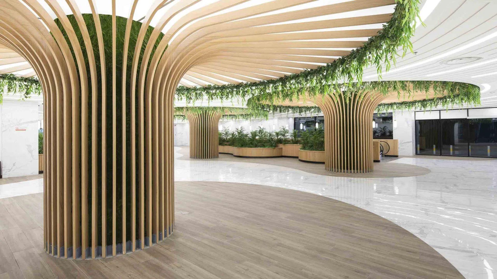 柱子也能玩出新花样 对于展示空间和吸引人的商场,柱子往往成为碍眼的