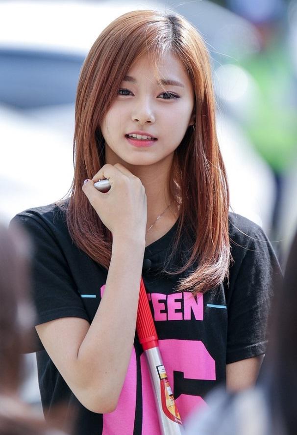 twice子瑜素颜美貌 韩国人气女团twice,中国台湾籍成员周子瑜,凭借