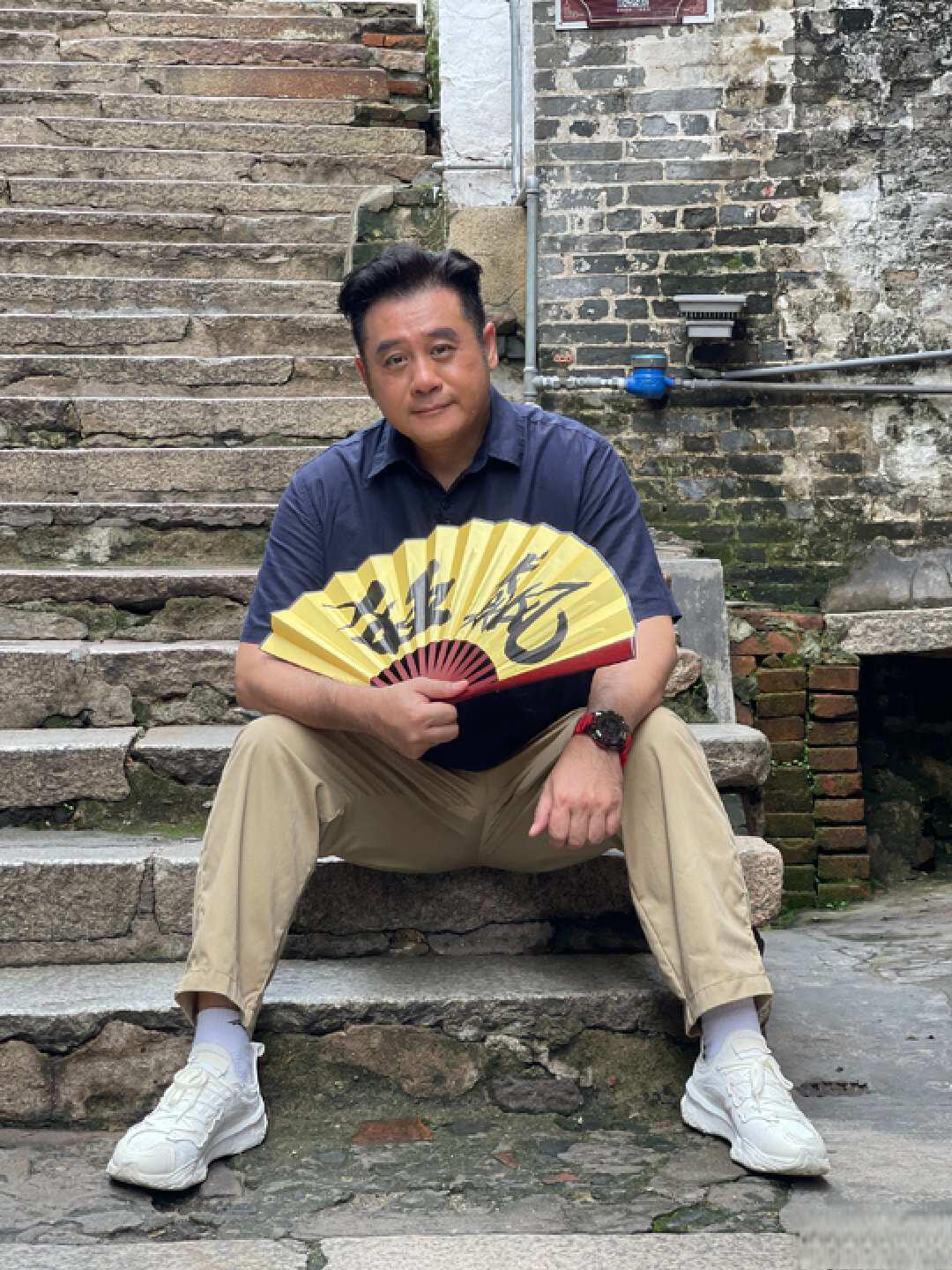 麦长青:投资直播生意 麦长青转攻内地市场,近年在社交平台异常活跃,不