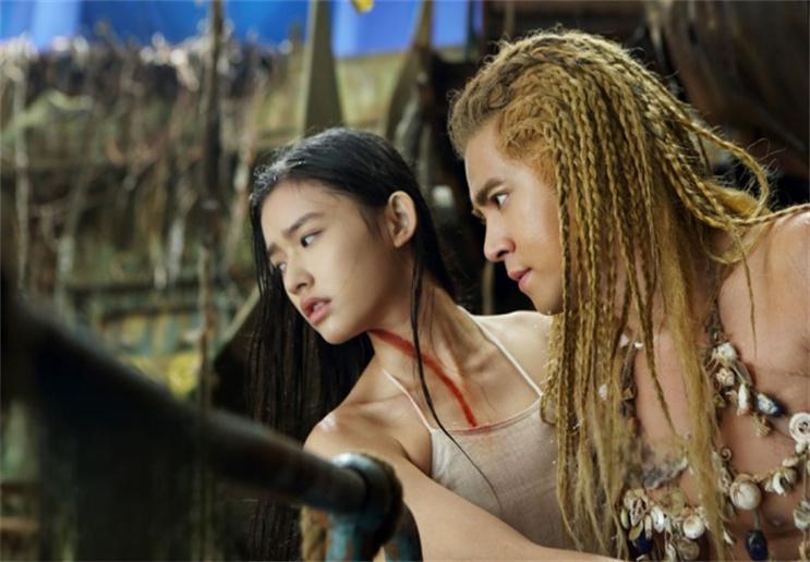 《美人鱼》:童话中的黑暗 周星驰的《美人鱼》并不是一部单纯的喜剧,