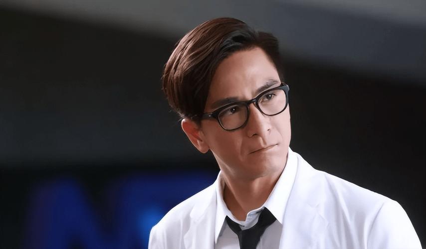 法言人:律师与师爷的故事 《法言人》是一部由香港电视广播有限公司