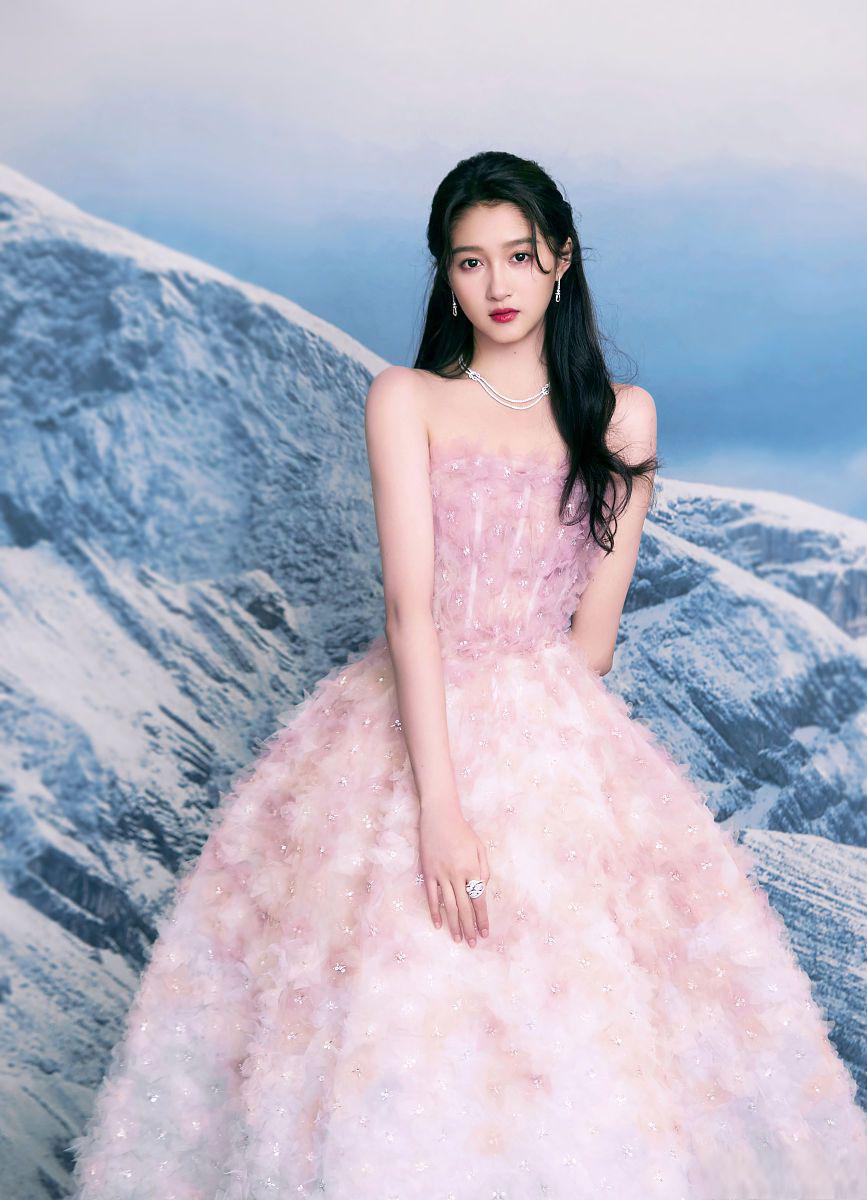 鹿晗关晓彤七夕日本相聚,矛盾原因分析 鹿晗和关晓彤在日本七夕相聚